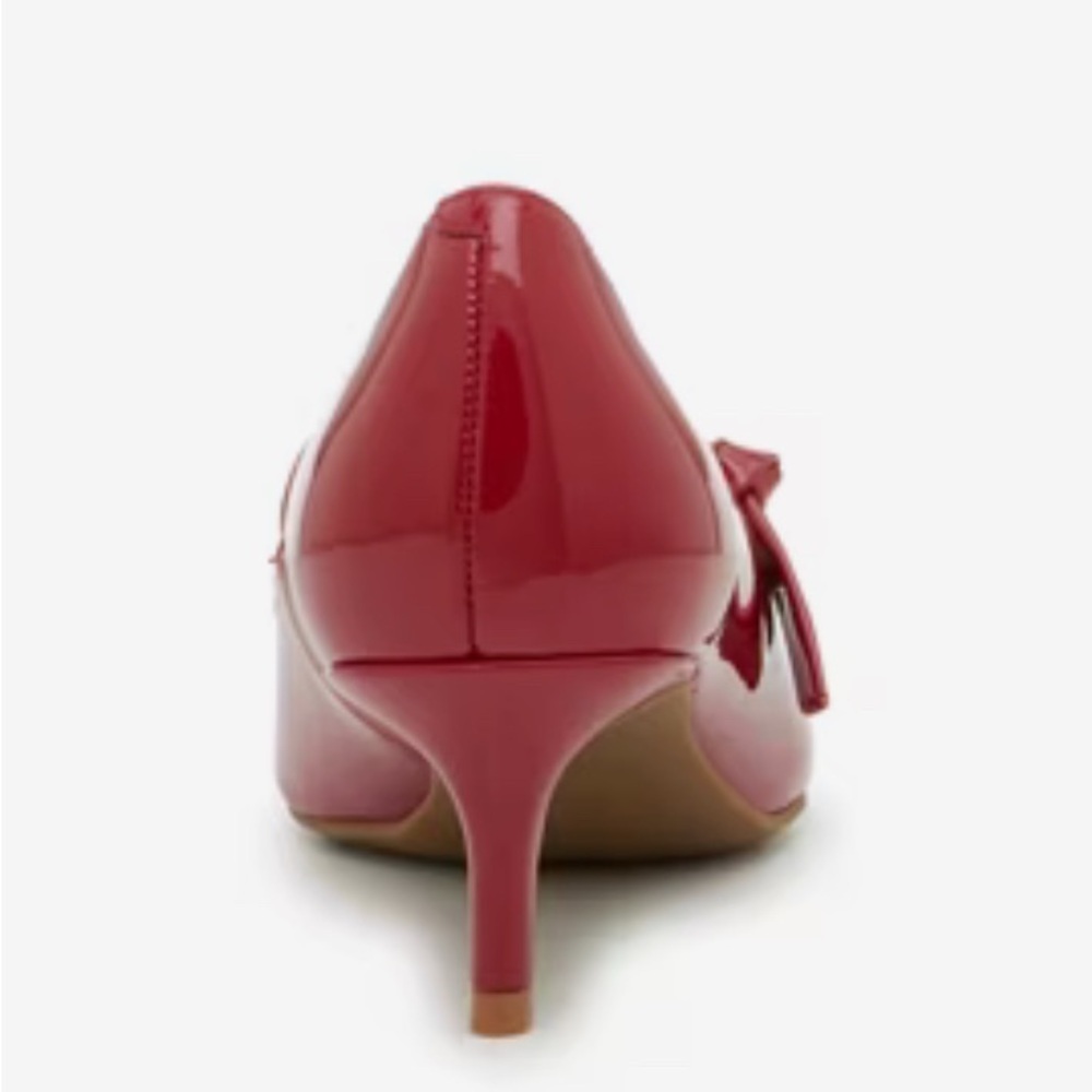 Bandolino Red Patent Heels with Strap - Picture 5 of 8